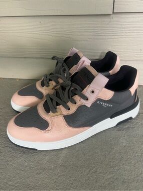 Givenchy Wing Low Runway Sneakers🔥